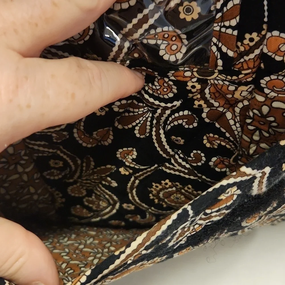 Vera Wang Backpack quilted has piping edge wear see pics Flaws